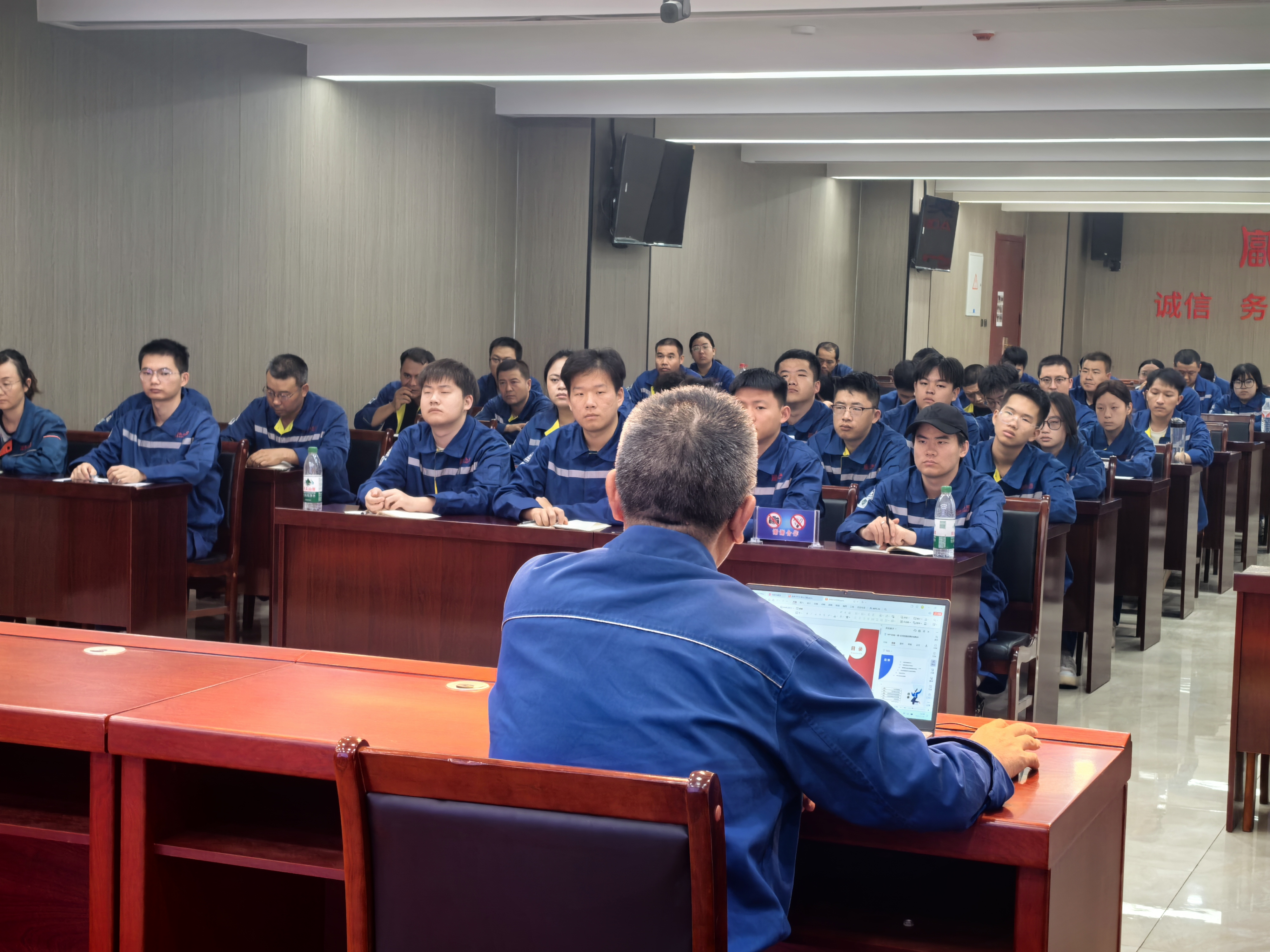 ������� н����� �����½��¸����������޹�˾���С�ʦ��ͽ��Э��ǩ����ʽ