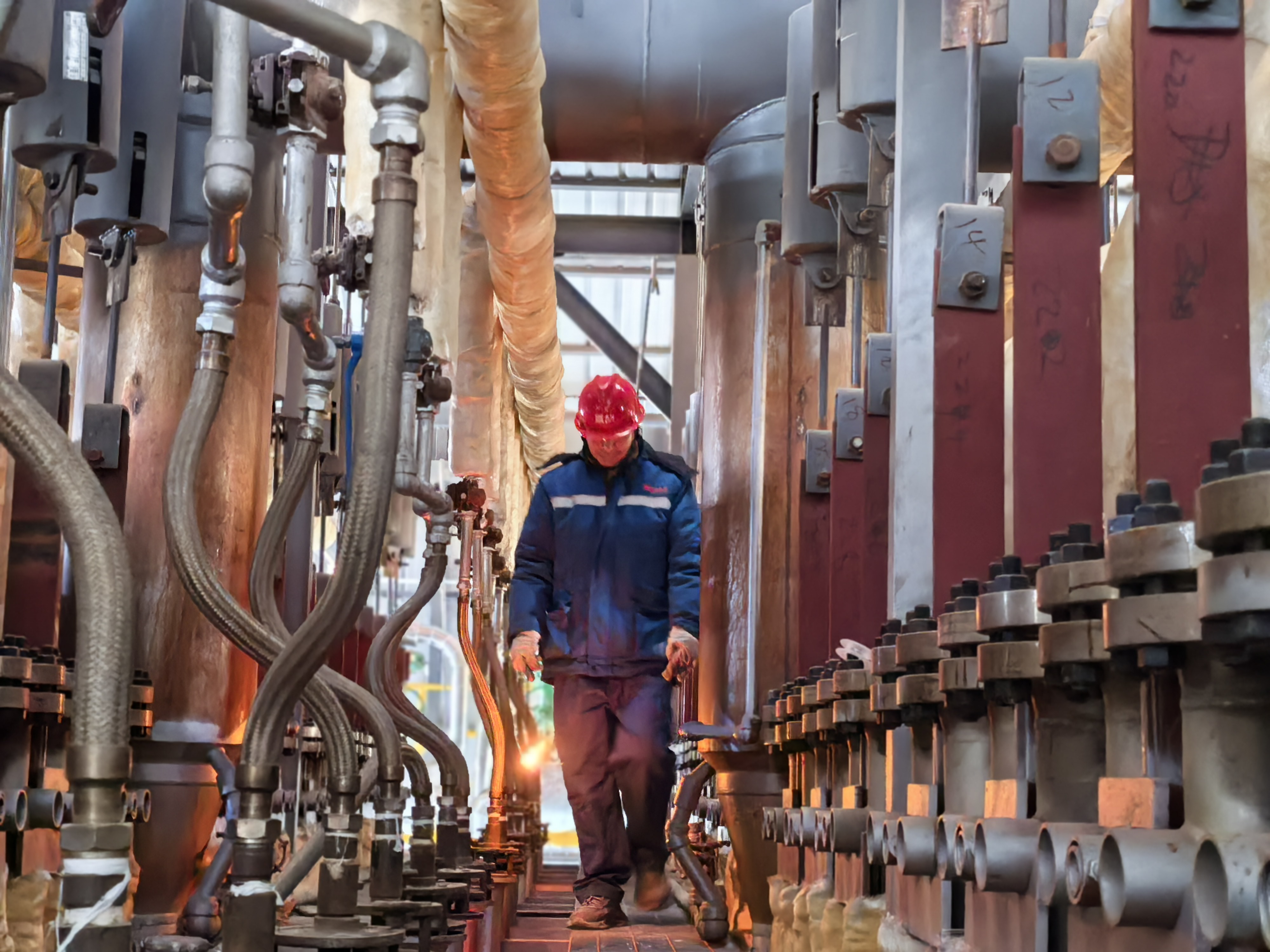 “多岗协同铸精品，，凝心聚力保调试” ——合成车间